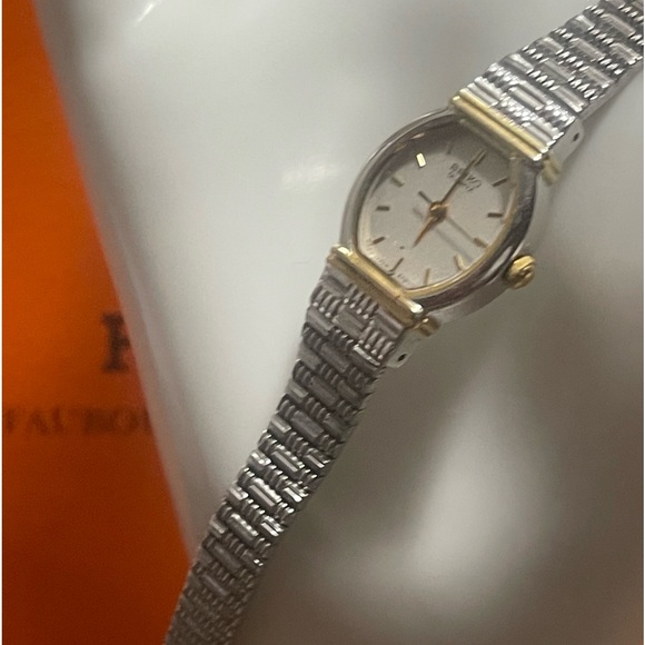 Seiko Women Watch Stainless Steel -EUC - Picture 3 of 12
